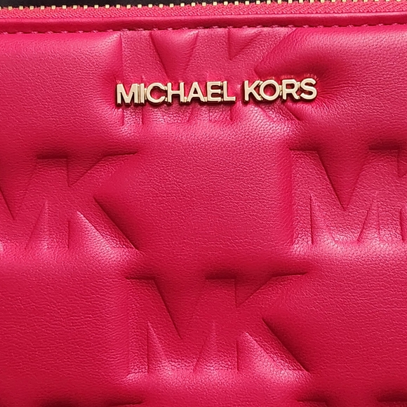 Michael Kors Pink XL Clutch / Wristlet NWT MSRP $178 - Picture 2 of 6